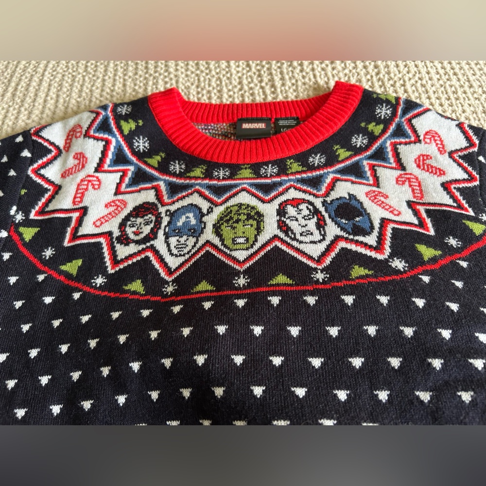 Marvel Avengers holiday sweater, Medium (large), with 3/4 length sleeve